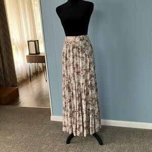 Altar'd State Floral L Flowy Feminine Tiered Skirt Pull On Elastic Waist Cream